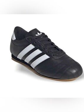 Adidias Taekwondo sneaker 7.5